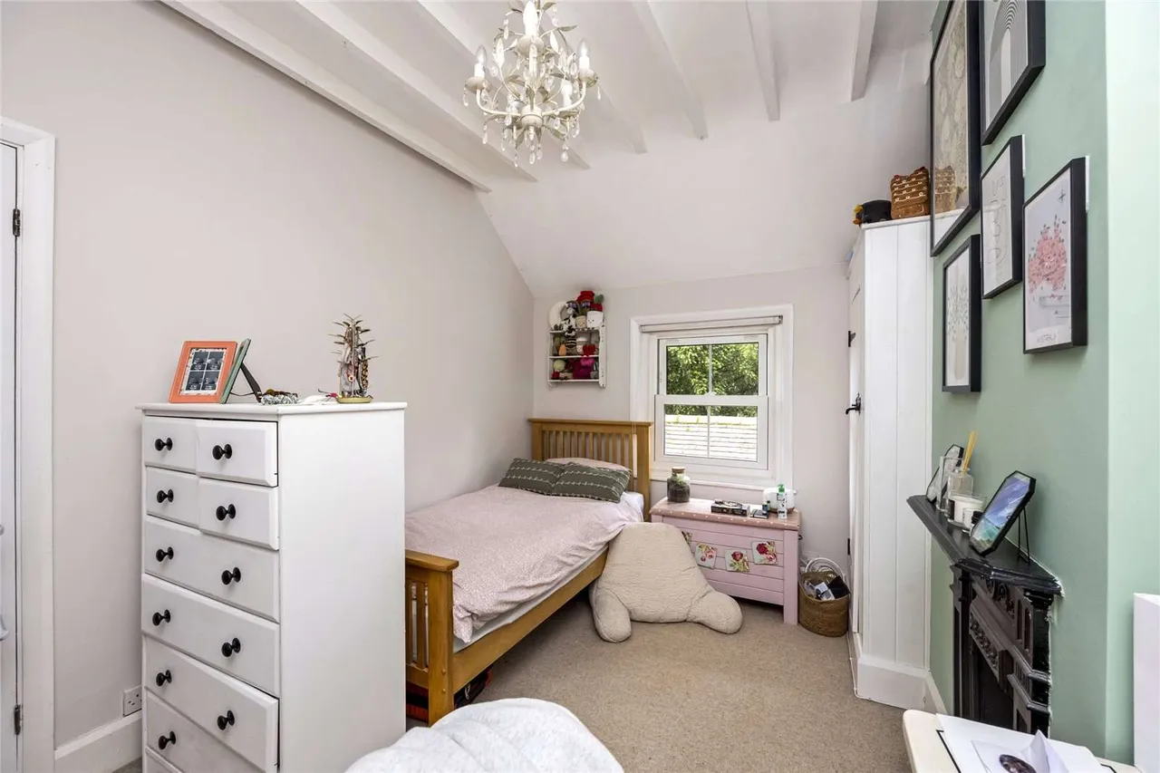 Forest Road, Horsham, West Sussex, RH12 4HJ, photo 8