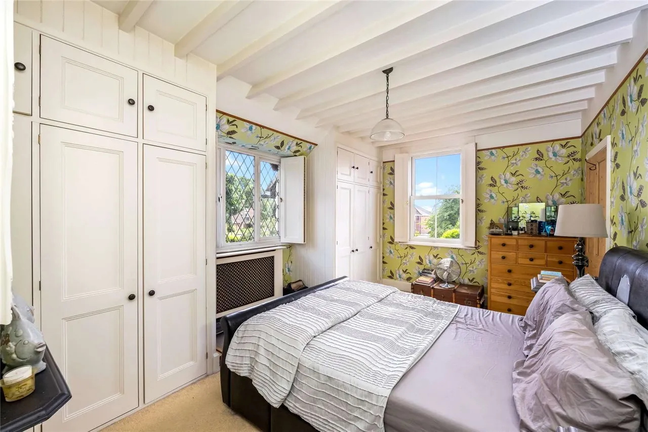 Forest Road, Horsham, West Sussex, RH12 4HJ, photo 6