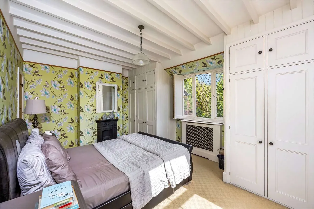 Forest Road, Horsham, West Sussex, RH12 4HJ, photo 5