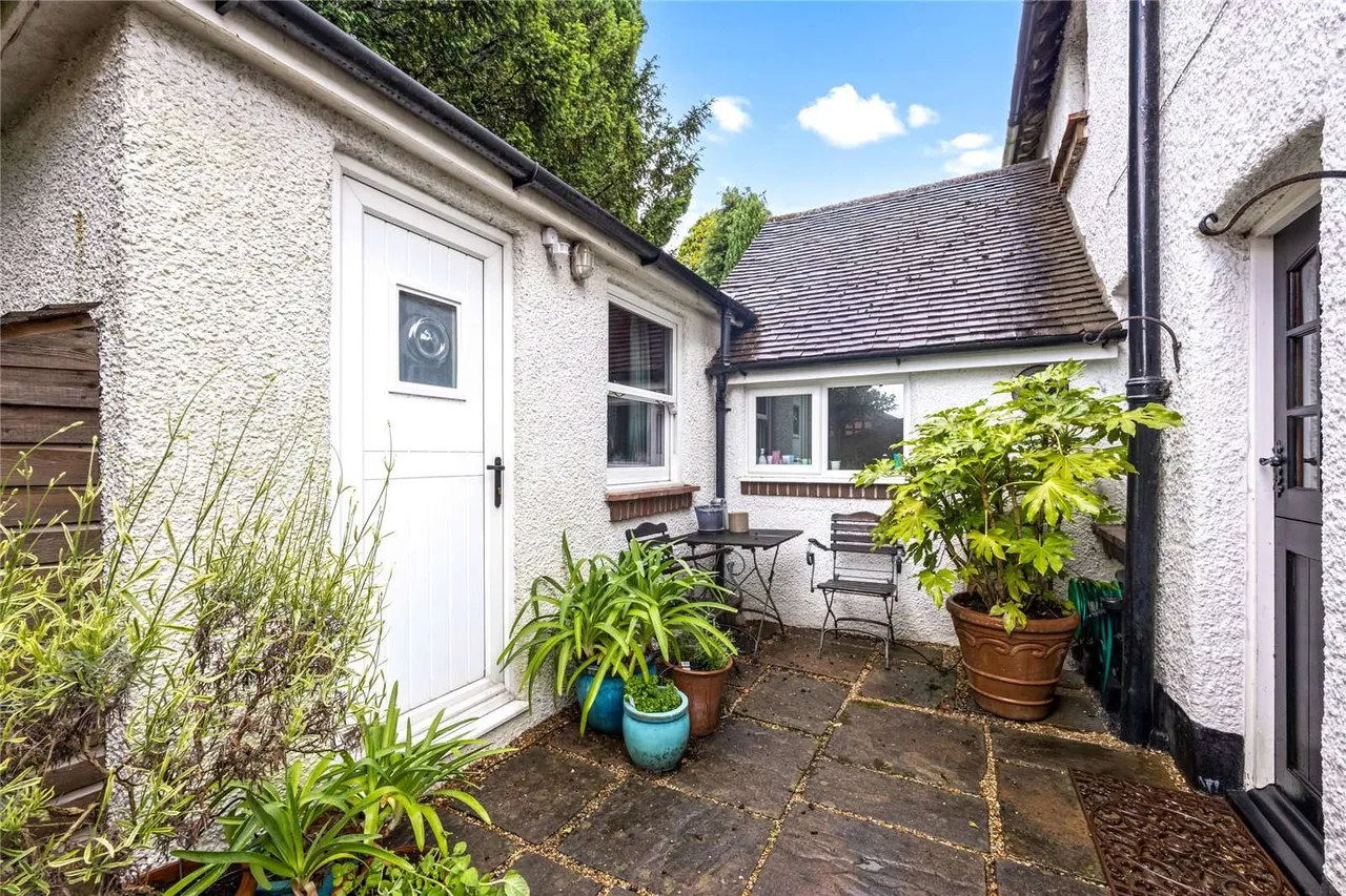 Forest Road, Horsham, West Sussex, RH12 4HJ, photo 11