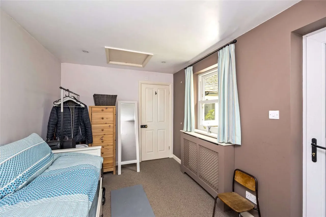 Forest Road, Horsham, West Sussex, RH12 4HJ, photo 9