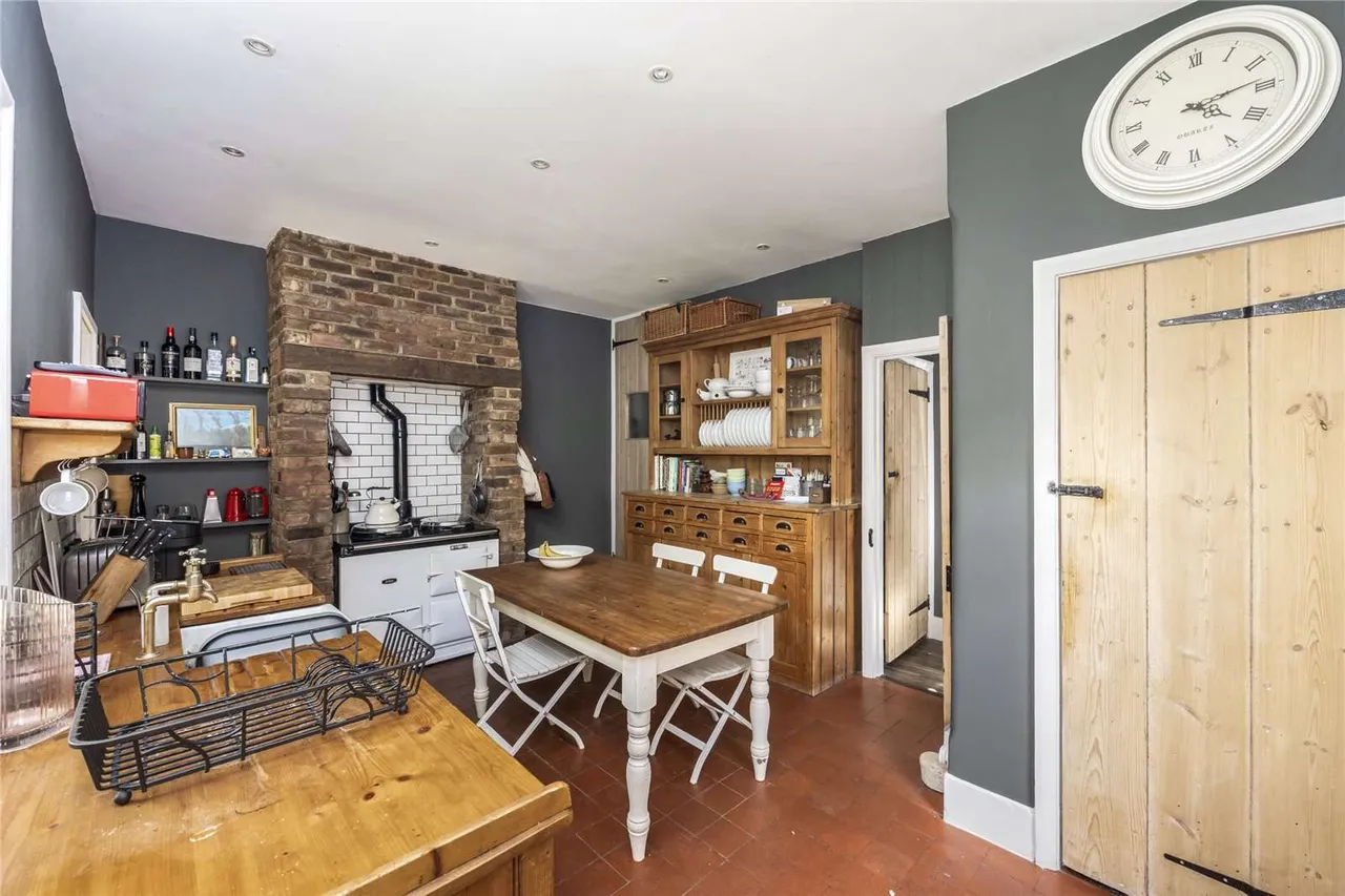 Forest Road, Horsham, West Sussex, RH12 4HJ, photo 4