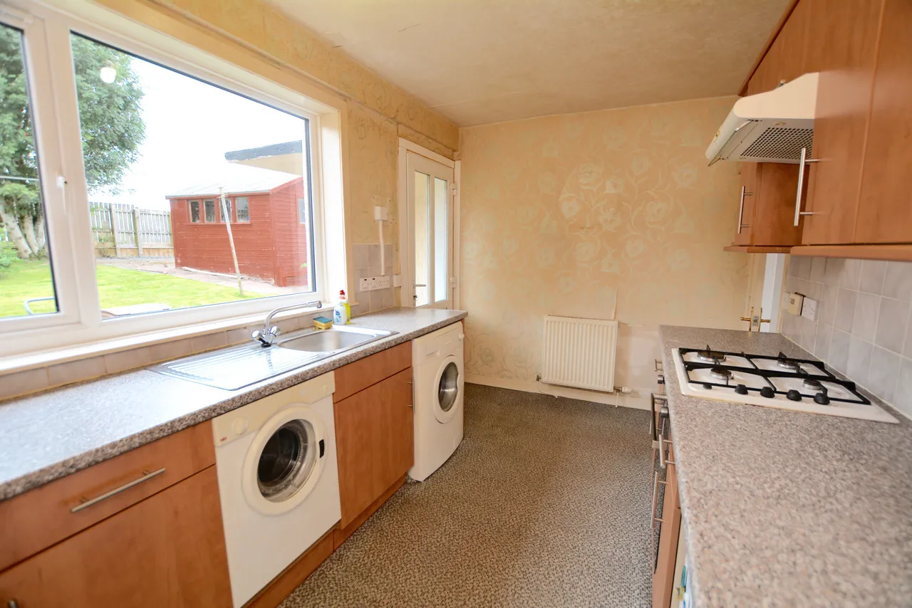 24 Stewart Avenue, Ochiltree, KA18 2PR, photo 6