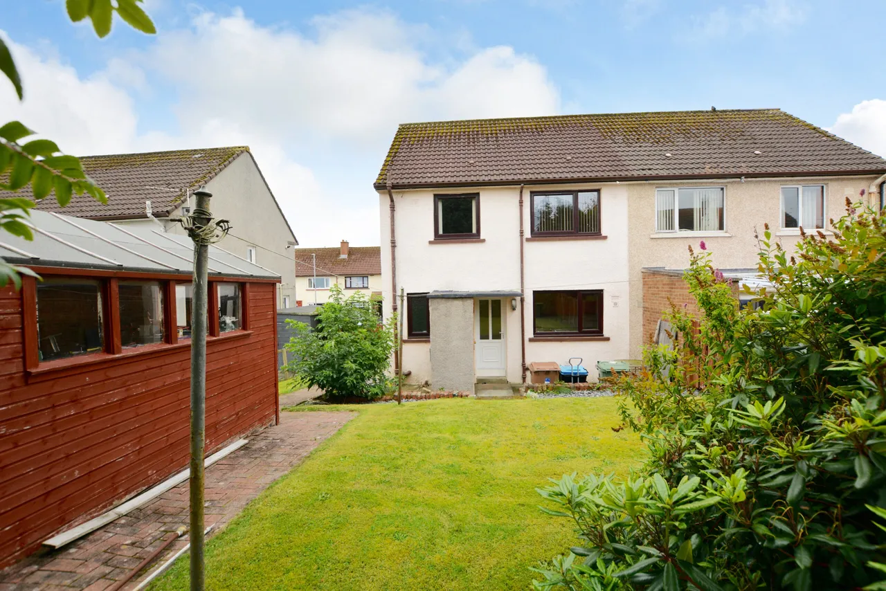 24 Stewart Avenue, Ochiltree, KA18 2PR, photo 2