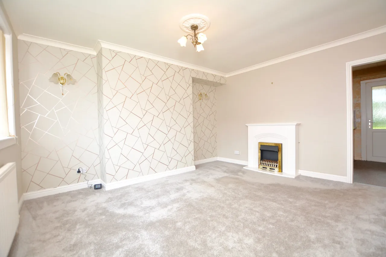 24 Stewart Avenue, Ochiltree, KA18 2PR, photo 3