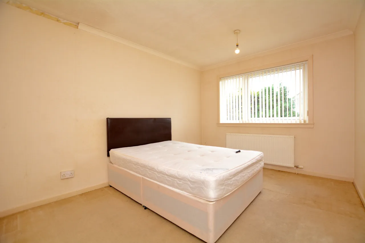 24 Stewart Avenue, Ochiltree, KA18 2PR, photo 8