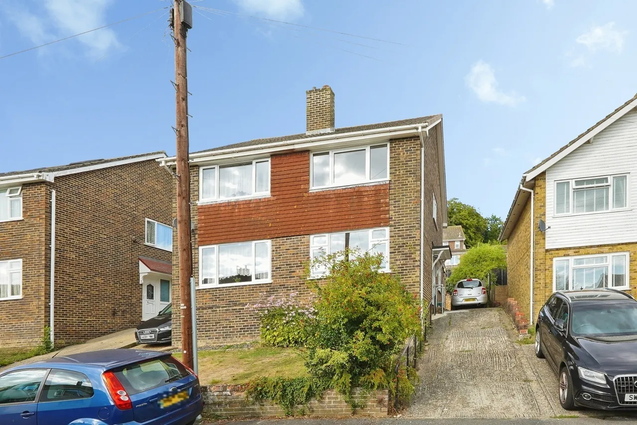 2 bed house for sale — Temple Close, Temple Ewell, Dover, Kent, CT16