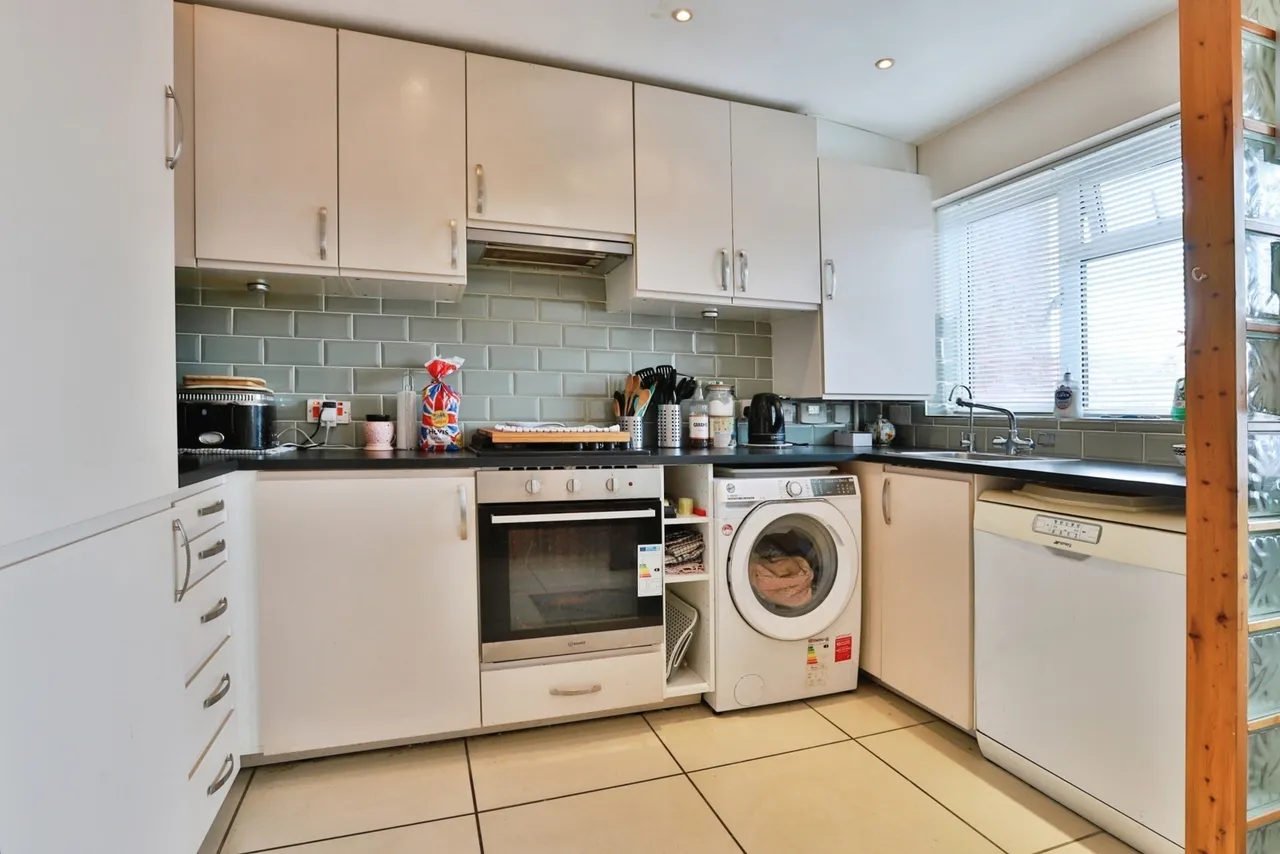 Hatfield Gardens, Littledown, BH7, photo 3
