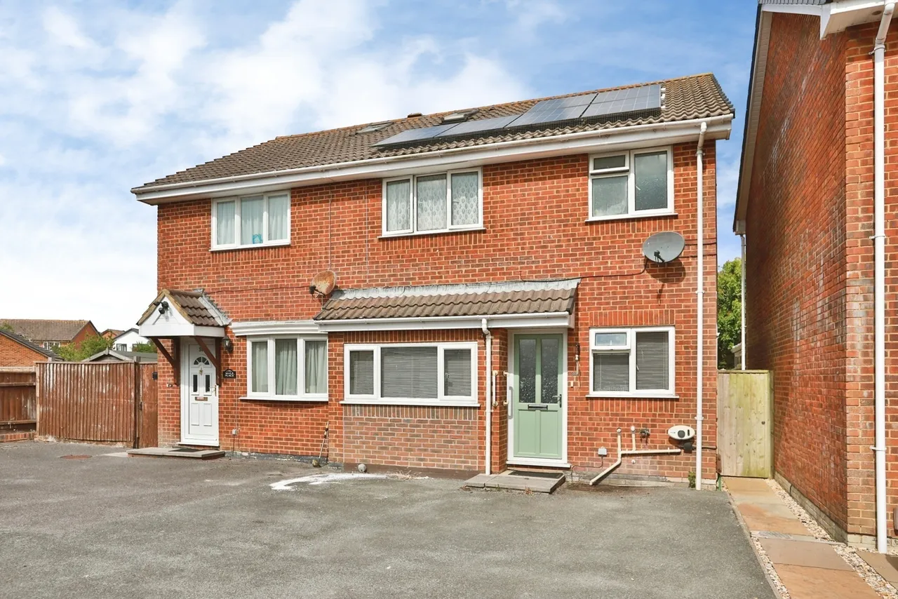 3 bed house for sale, Hatfield Gardens, Littledown, BH7