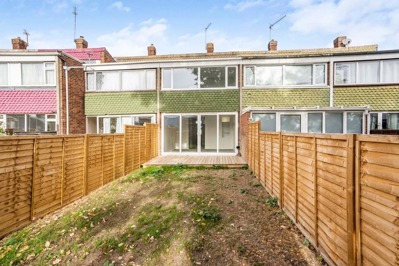 Harcourt Close, Egham, TW20, photo 5