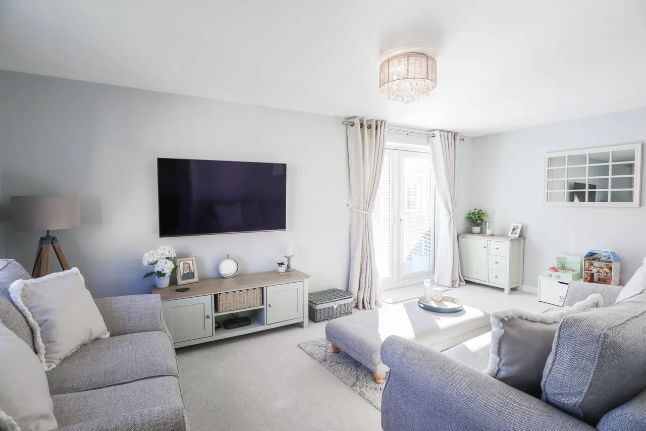 Rutherford Close, Calne, photo 2