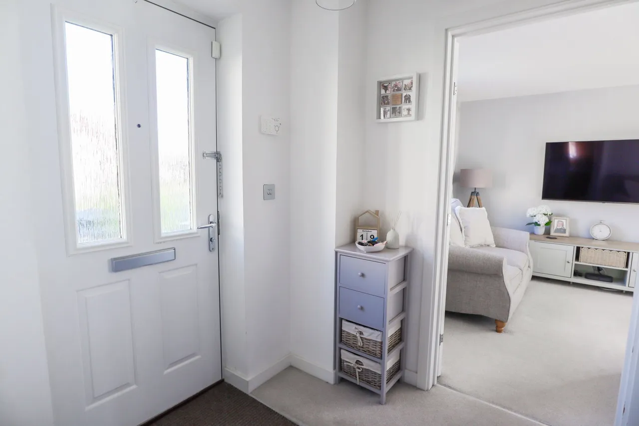Rutherford Close, Calne, photo 15
