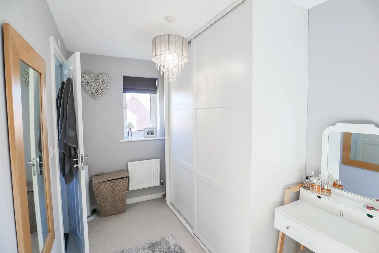 Rutherford Close, Calne, photo 13