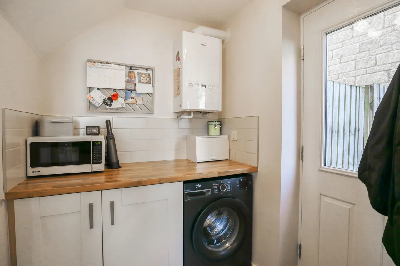 Rutherford Close, Calne, photo 9