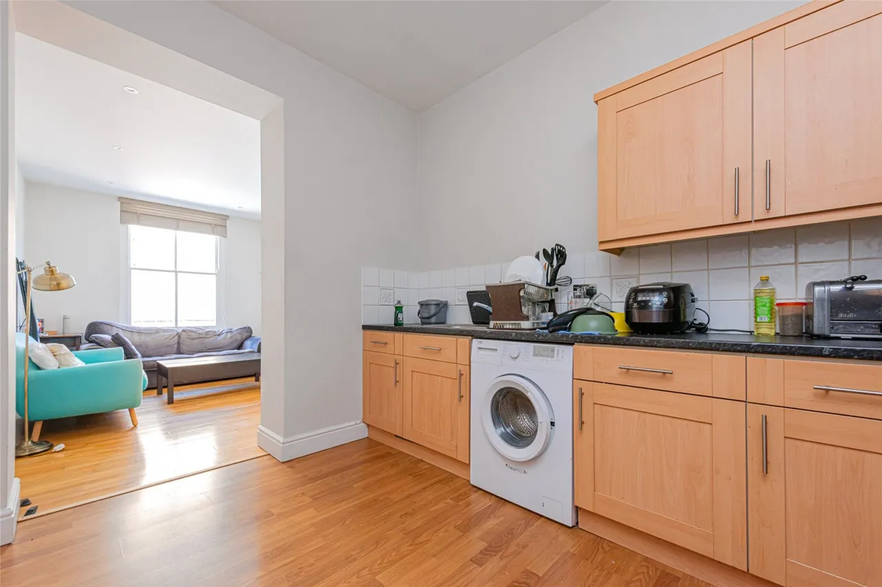 Seven Sisters Road, Islington, photo 6