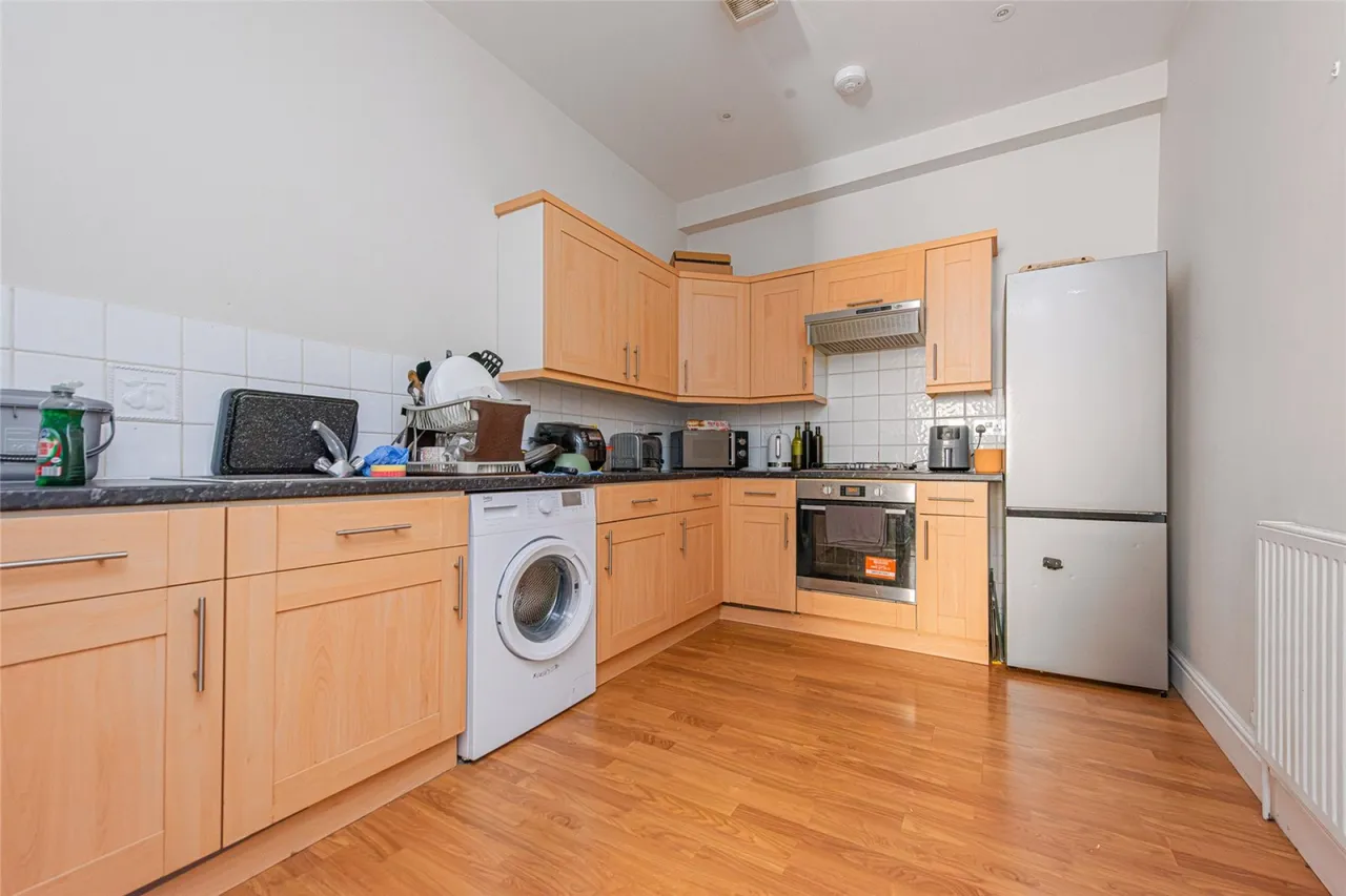 Seven Sisters Road, Islington, photo 4