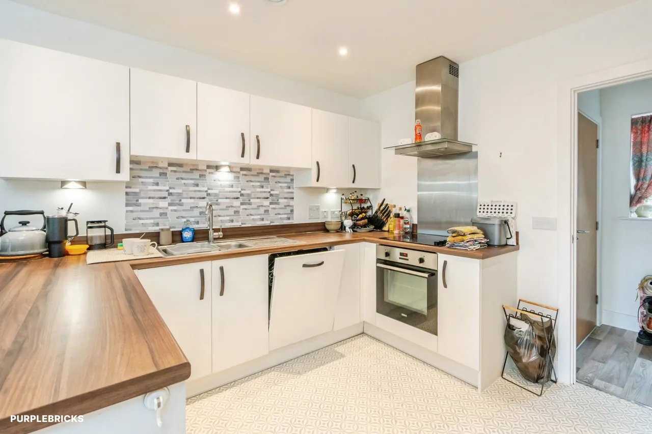 Pinewood Way, Chichester, PO19, photo 9