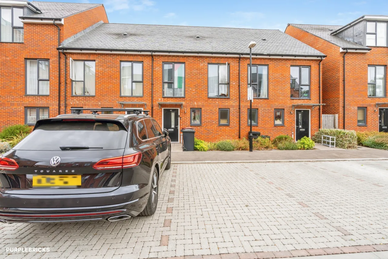 3 bed house for sale, Pinewood Way, Chichester, PO19