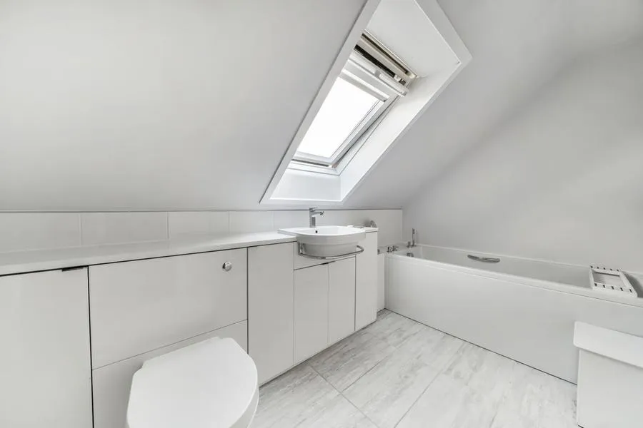 Cuckoo Lane, West End, GU24, photo 14