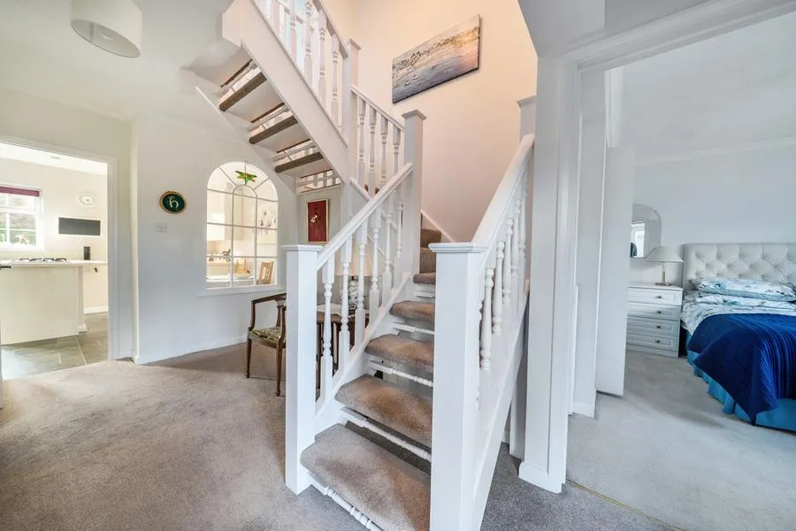 Cuckoo Lane, West End, GU24, photo 8