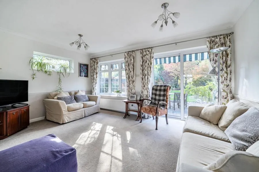 Cuckoo Lane, West End, GU24, photo 9