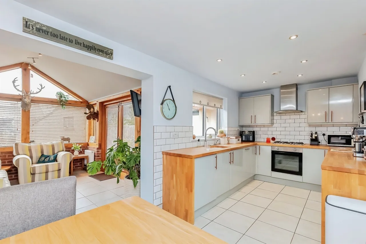 Lea View, Ryhall, PE9, photo 2