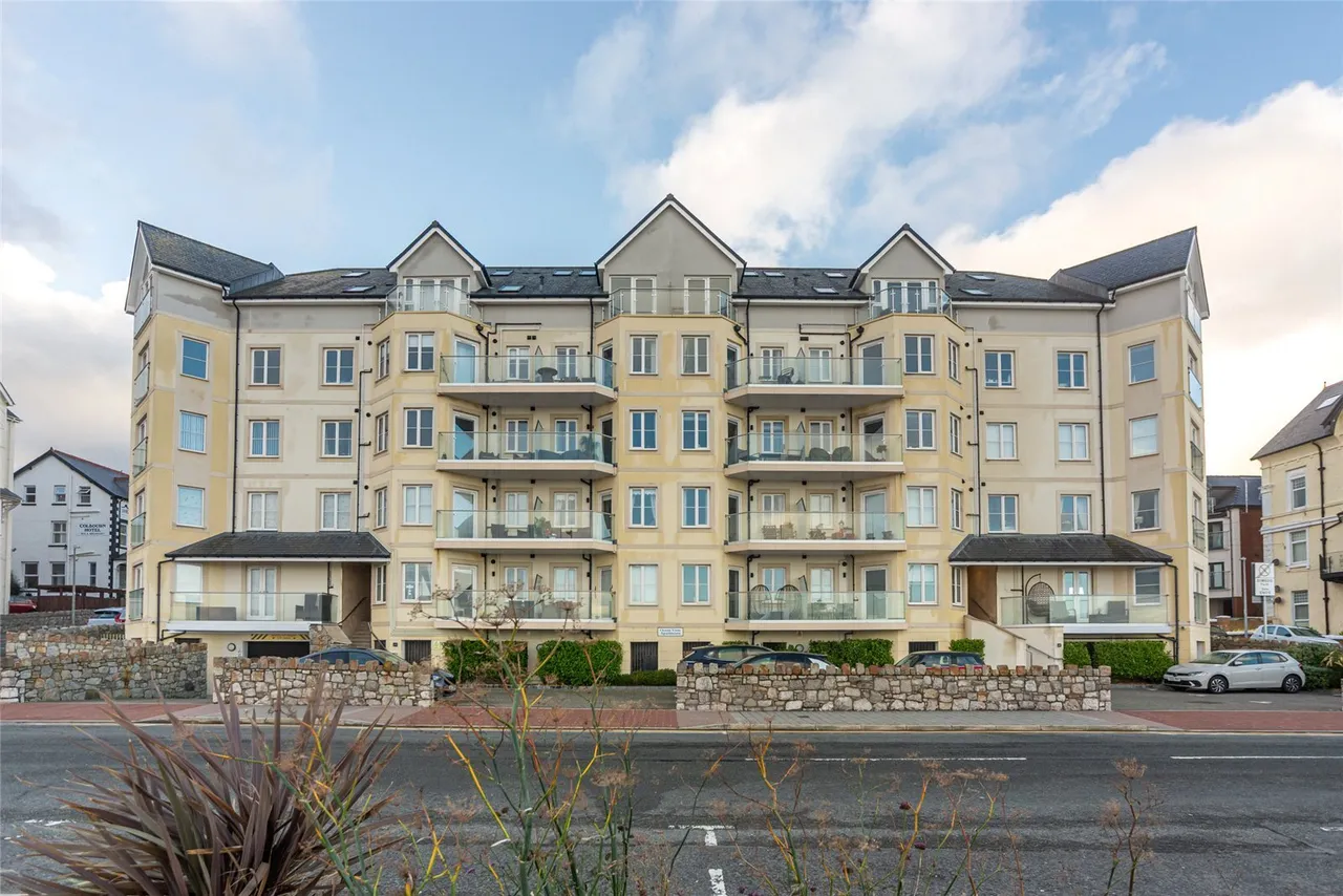 1 bed flat for sale, West Promenade, Rhos on Sea