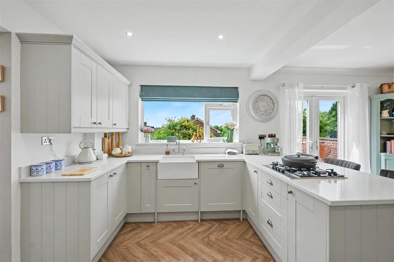 Whitby Crescent, Woodthorpe, NG5, photo 5