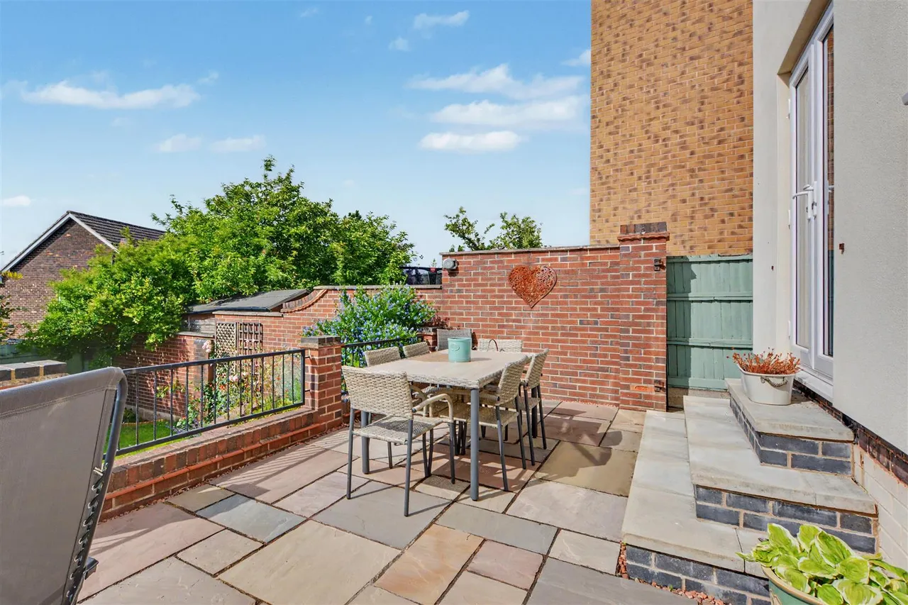 Whitby Crescent, Woodthorpe, NG5, photo 7