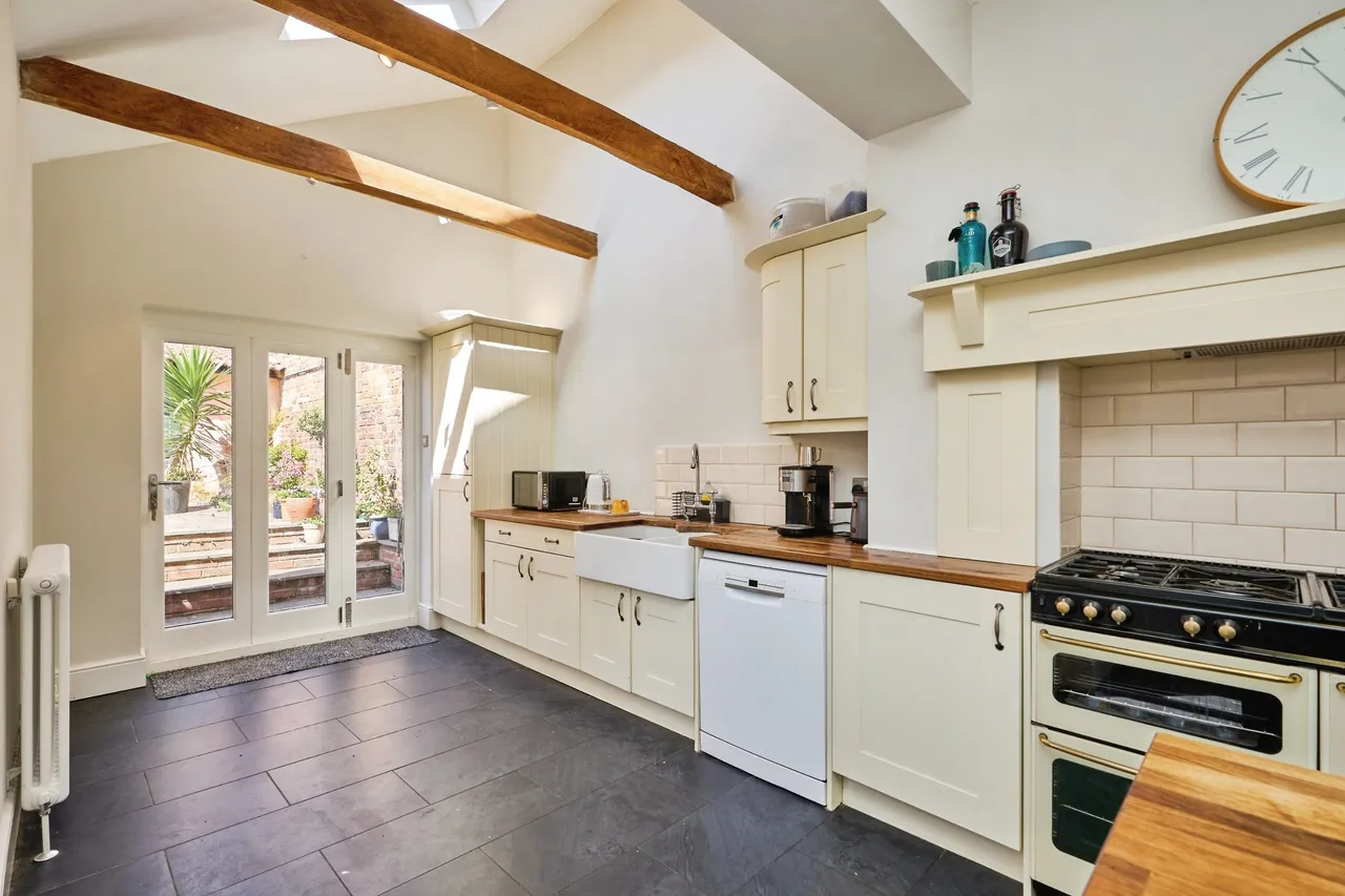 Avenue Road, Sandown, PO36, photo 6