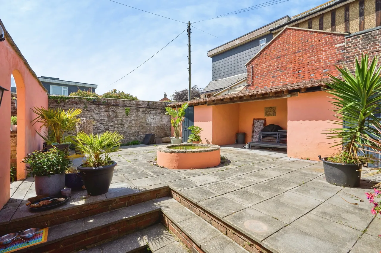 Avenue Road, Sandown, PO36, photo 18