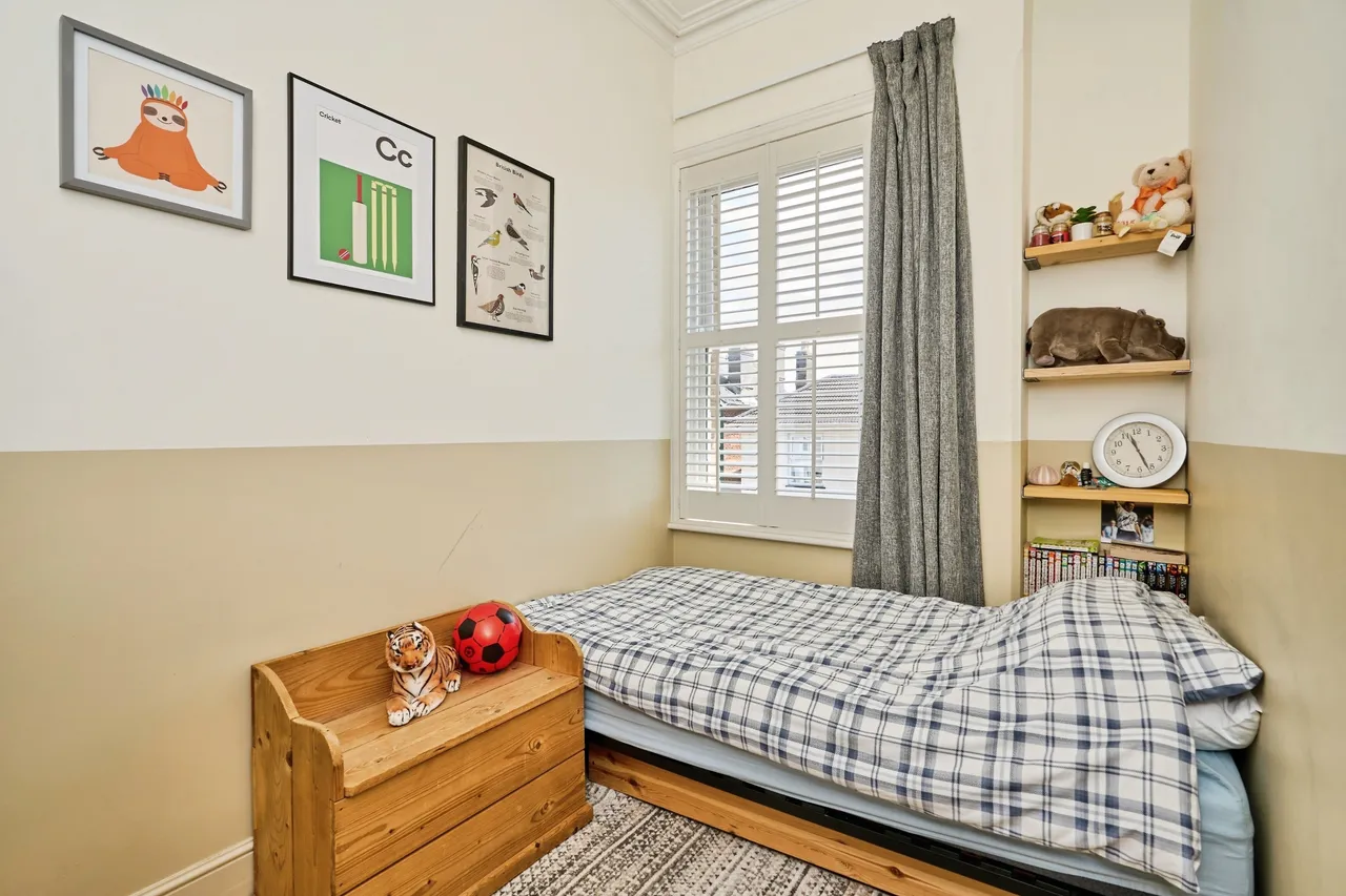 Avenue Road, Sandown, PO36, photo 14