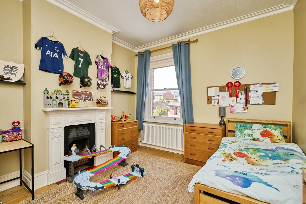 Avenue Road, Sandown, PO36, photo 13