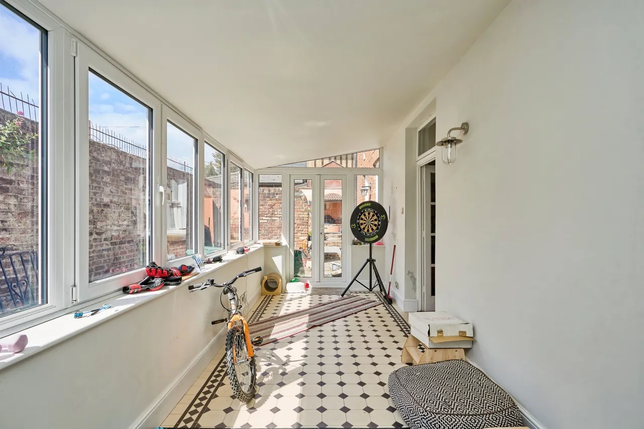 Avenue Road, Sandown, PO36, photo 8