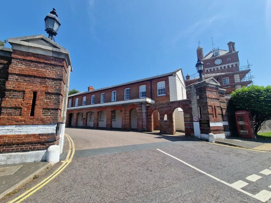 Mountbatten Square, Southsea, Hampshire, PO4, photo 4