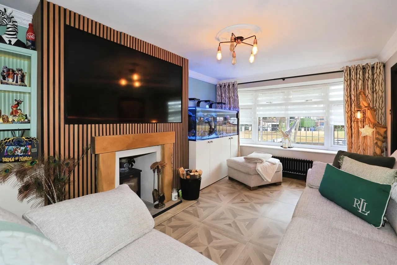 Winnall Close, Bilston, WV14, photo 5