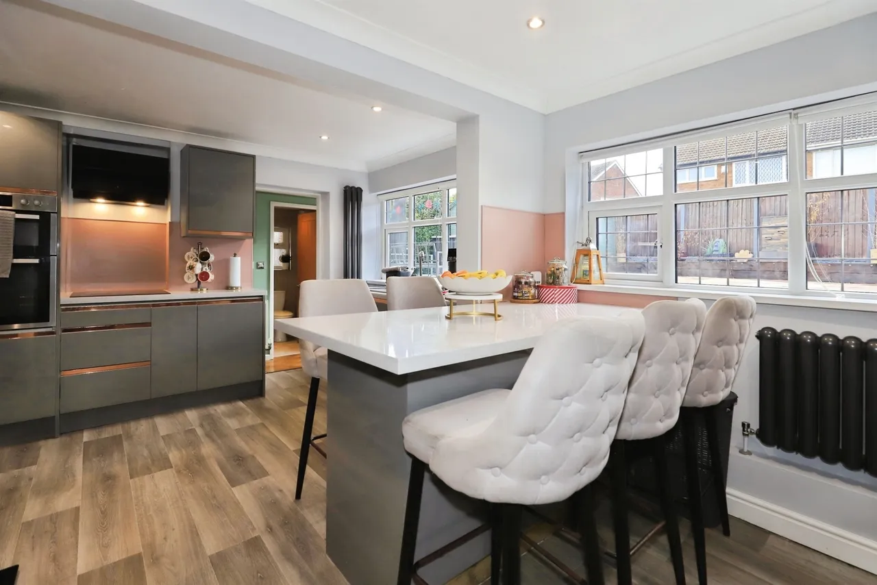 Winnall Close, Bilston, WV14, photo 9