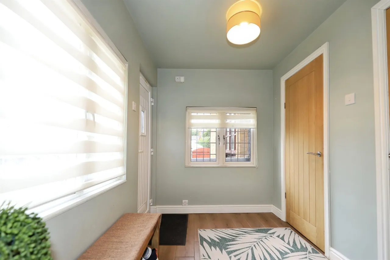 Winnall Close, Bilston, WV14, photo 7
