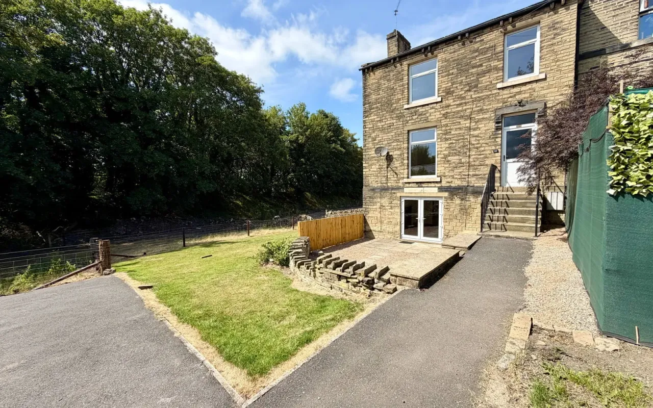 3 bed house for sale — Fenay Bridge Road, Fenay Bridge, Hudd...