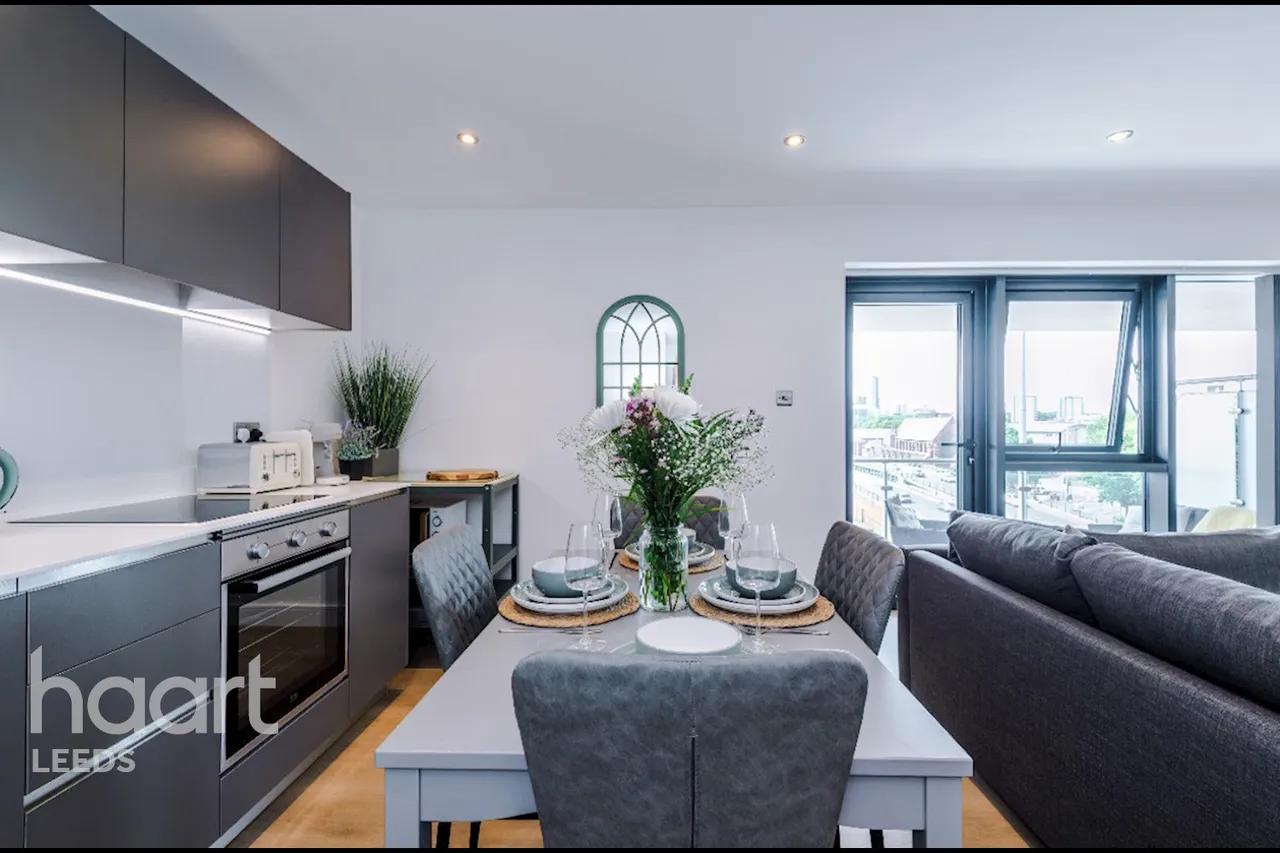2 bed flat for sale, York Road, Leeds, LS9