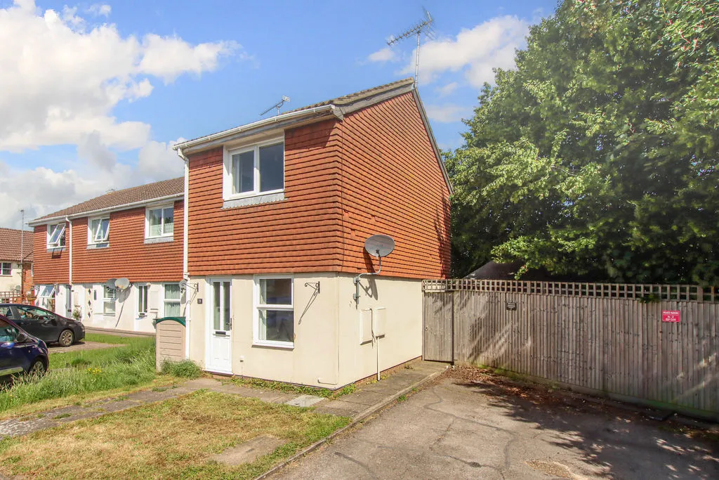 1 bed property for sale, Pheasant Close, Tring, HP23