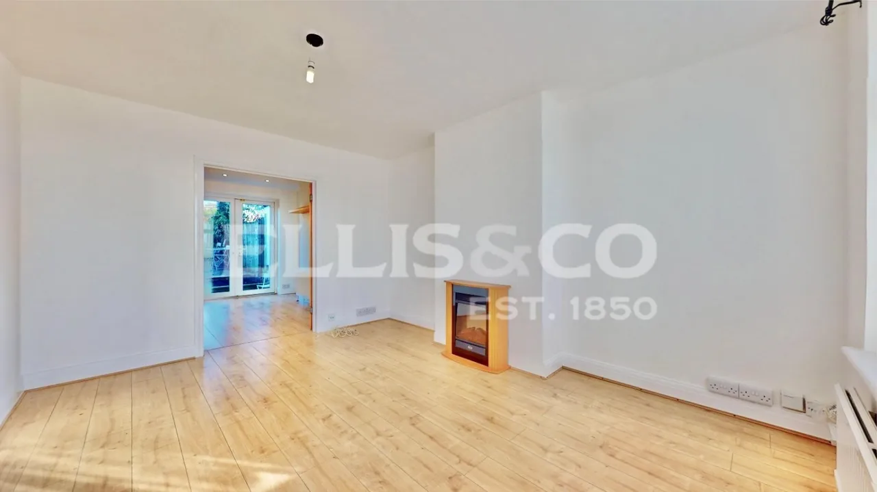 Northwood Gardens, Greenford, UB6, photo 5