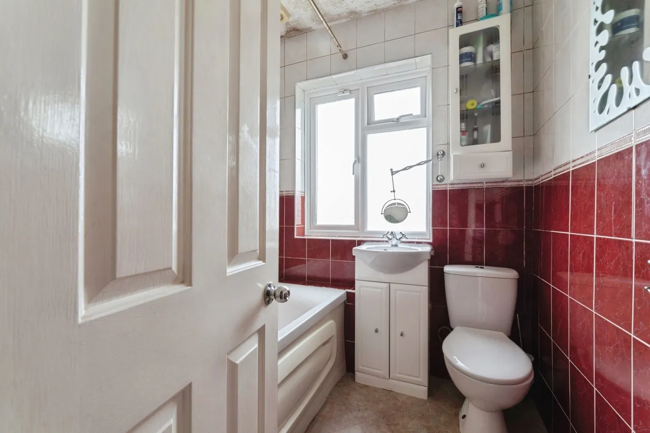 Hall Lane, London, E4, photo 8