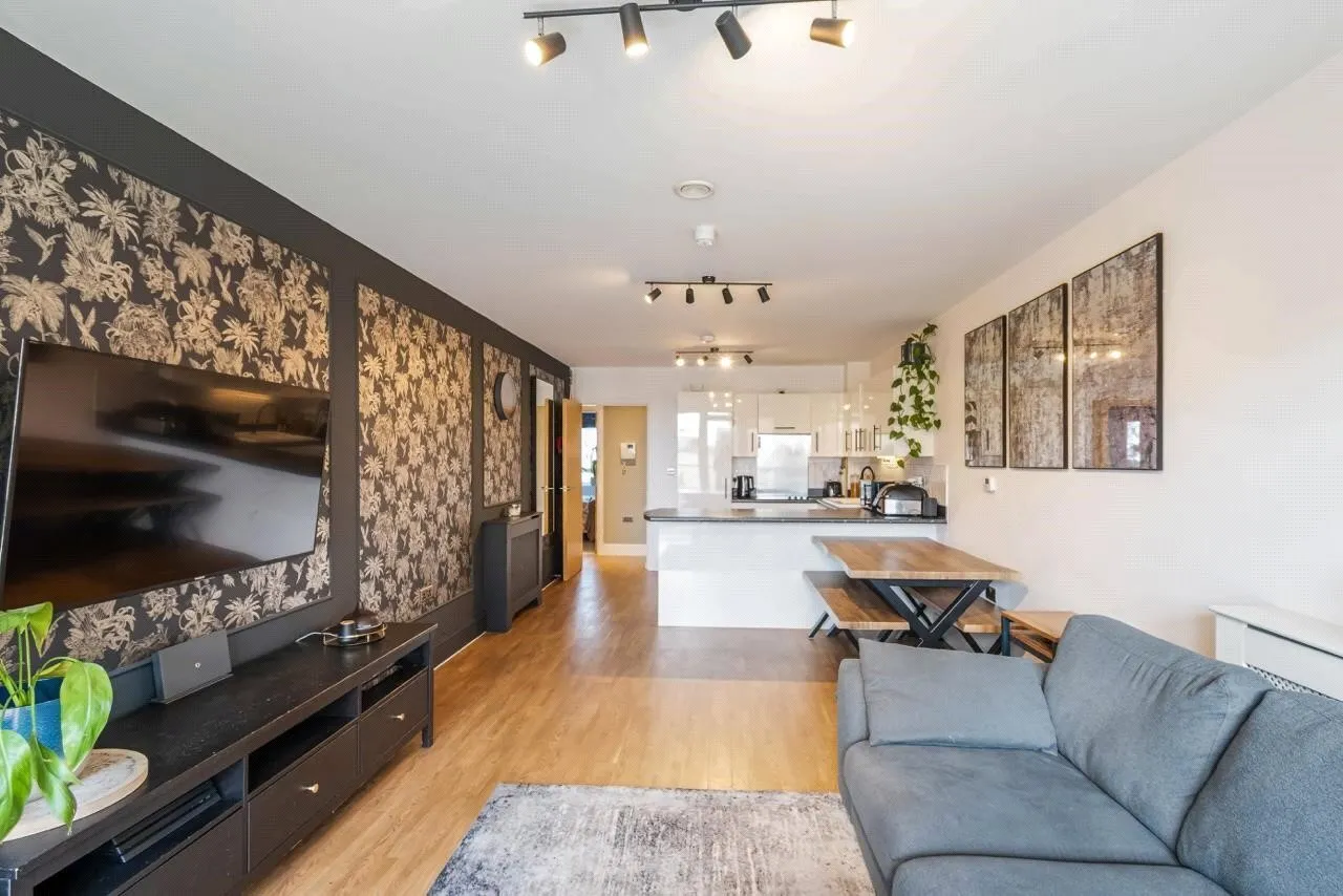 London Road, Isleworth, TW7, photo 3