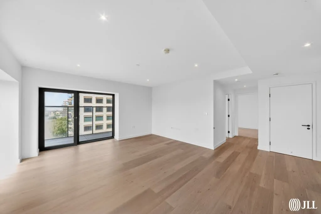 3 bed flat for sale, Riverscape Walk, London, E16