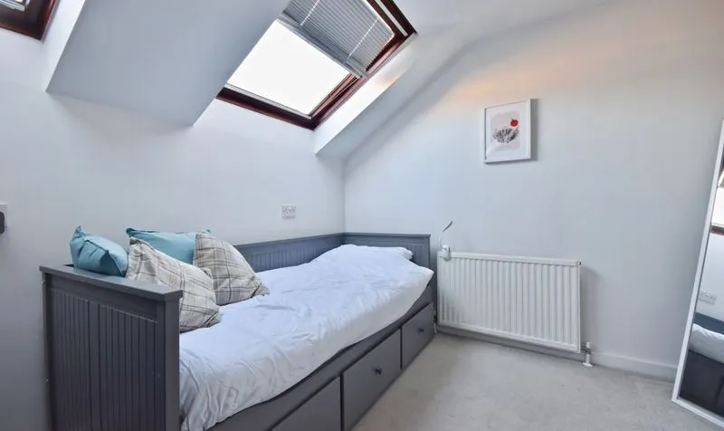 Middle Road, Leatherhead, KT22, photo 8