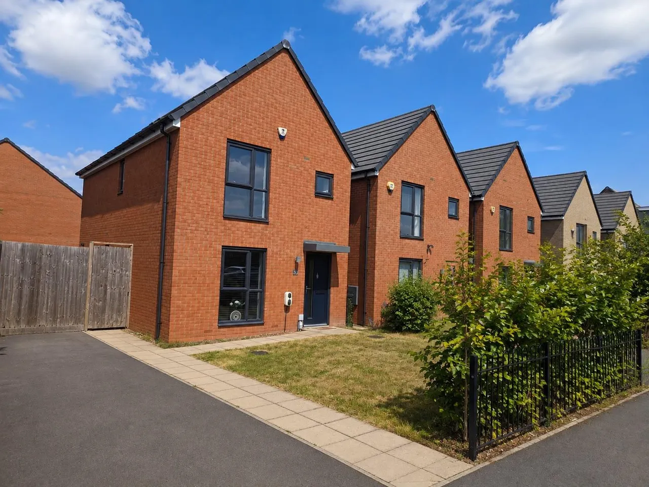 3 bed house for sale, Goscote Lodge Crescent, Walsall, WS3