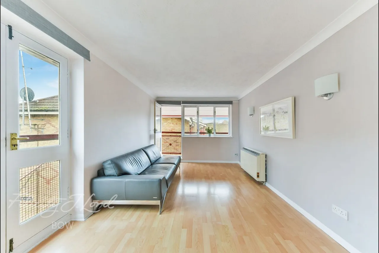 Bow Road, London, E3, photo 6