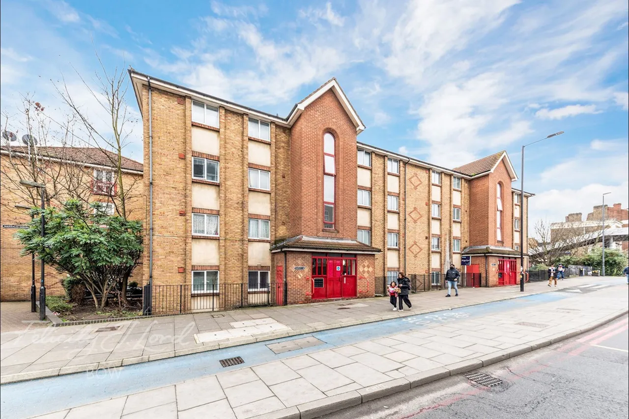 Bow Road, London, E3, photo 12