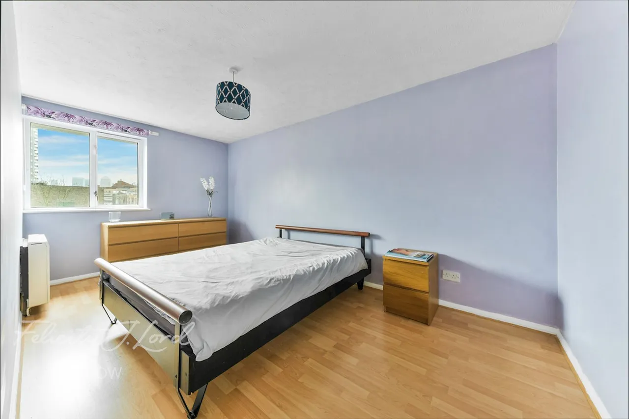 Bow Road, London, E3, photo 5